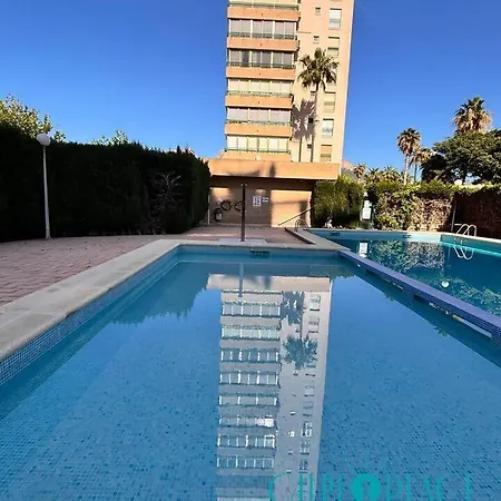 Iris Con Piscina شقة *