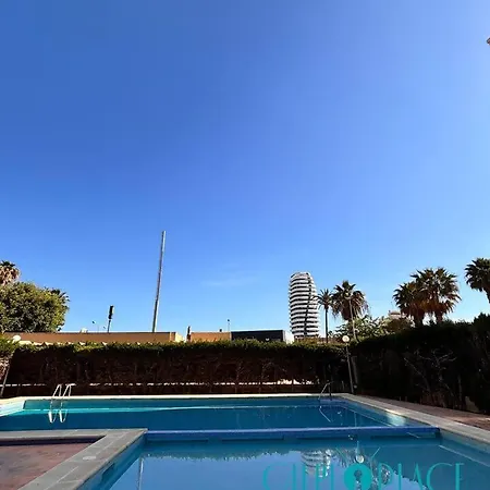 Iris Con Piscina Κάλπε